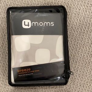 NWT 4Moms breeze waterproof bassinet sheet